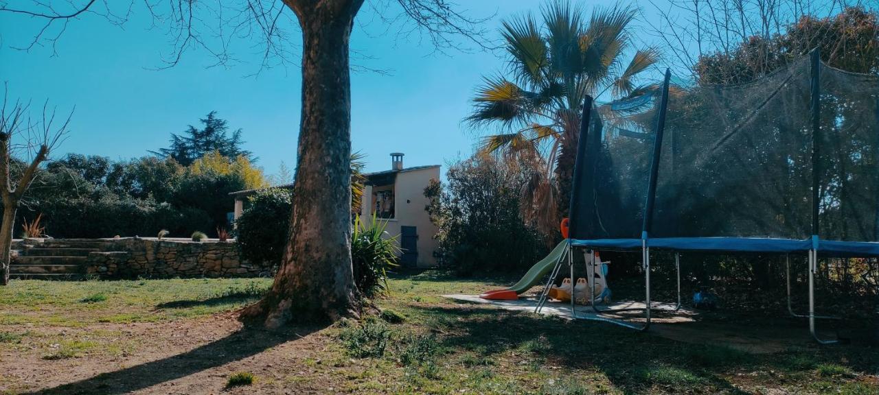 Offrez-Vous Un Sejour Dans Notre Gite A Entressen Une Grande Piscine Pour Se Rafraichir ,Un Espace De Jeux Pour Enfants Pour Des Heures De Divertissement Un Terrain De Petanque Pour Des Parties Endiablees エクステリア 写真